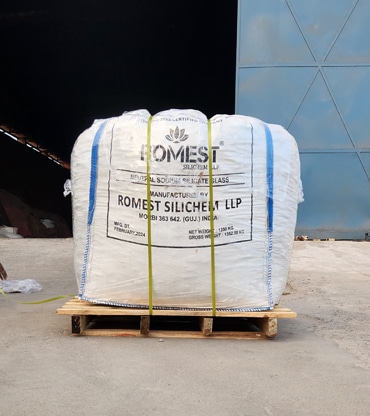 Alkaline Sodium Silicate Glass / Lumps